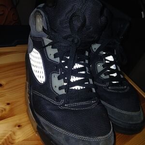 Jordas Retro5 Black and Gray Men's Sneakers